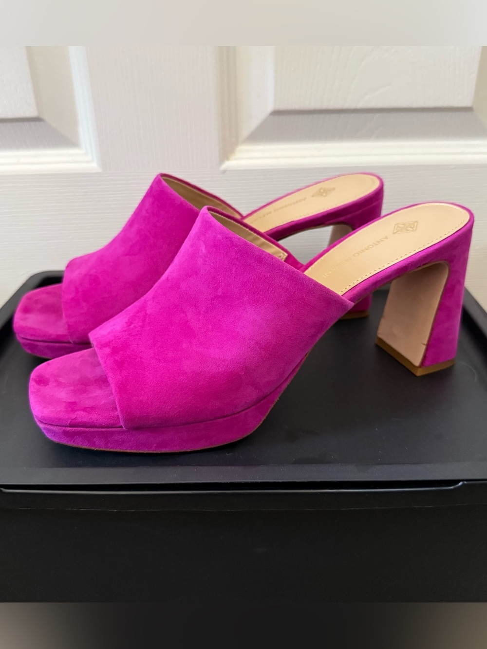 ANTONIO MELANI Hot Pink Suede Open-Toe Block Heel Mules